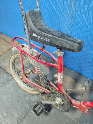 Bicicleta infantil roja