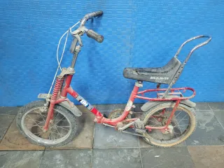 Bicicleta infantil roja