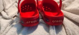 Zuecos rojos personalizados