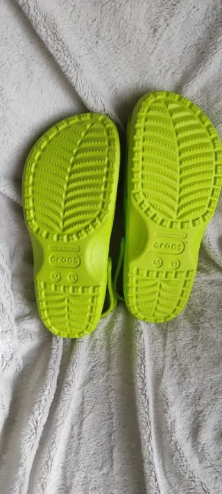 Zuecos Monstruo Verdes