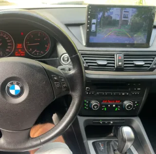 Rádio BMW X1 E84 Android 14 com Carplay sem fios.
