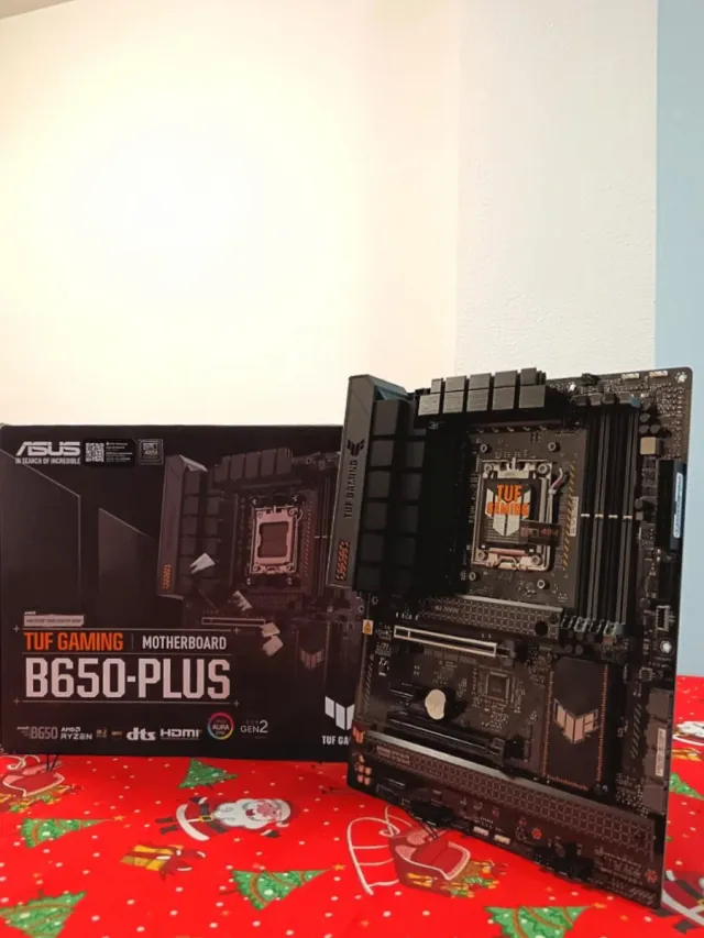 ASUS TUF GAMING B650 PLUS Placa Base