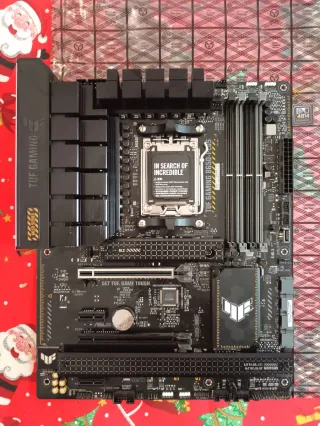 ASUS TUF GAMING B650 PLUS Placa Base
