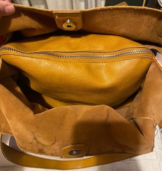 Bolso amarillo de cuero diseño de flores