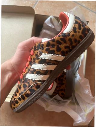 Adidas Samba OG Leopardo Rojo Talla 38.5