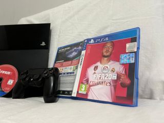 PS4 Fat Nera + Controller + FIFA 20