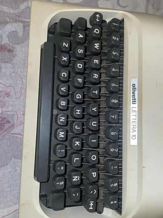 Máquina de escribir Olivetti Lettera 10