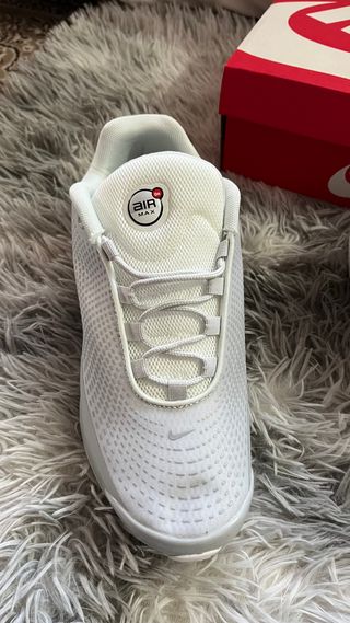 Nike Air Max Dn Gris y Blanco