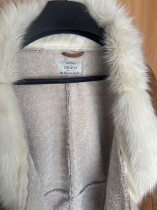 Abrigo Bershka Talla L Forro Polar