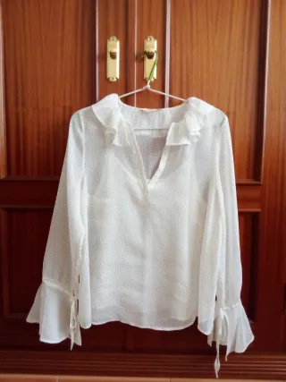 Blusa volantes lunares sin estrenar