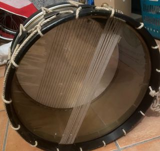 Tambor artesanal hecho a mano por encargo