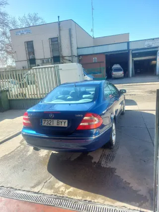 Mercedes-Benz  CLK 2002