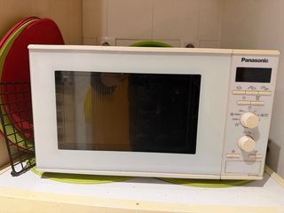 Microondas Panasonic 800W Grill 1000W