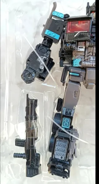 Transformers Optimus Dark Commander