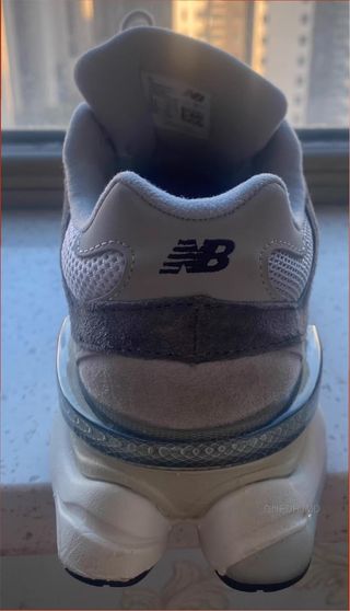 New Balance 9060 Gris Talla 43