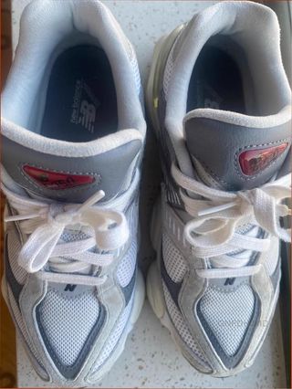 New Balance 9060 Gris Talla 43