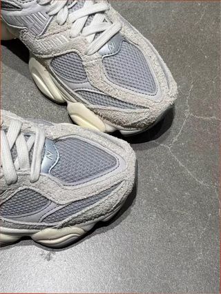 New Balance 9060 Gris Talla 41.5