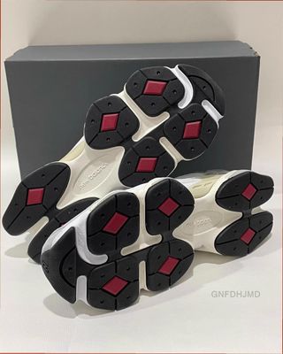 New Balance 9060 Gris Talla 42