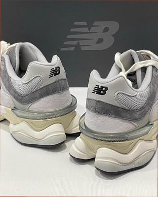 New Balance 9060 Gris Talla 42
