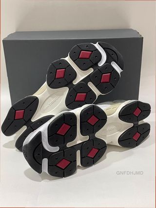 New Balance 9060 Gris Talla 42 Unisex