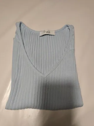 Camiseta canalé cuello pico azul