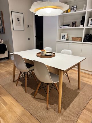 Mesa comedor extensible madera y blanco