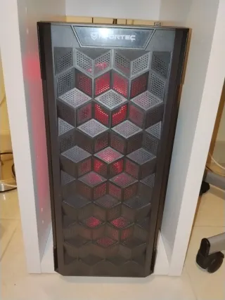 Pc rtx 5070 De regalo teclado Logitech mecanico