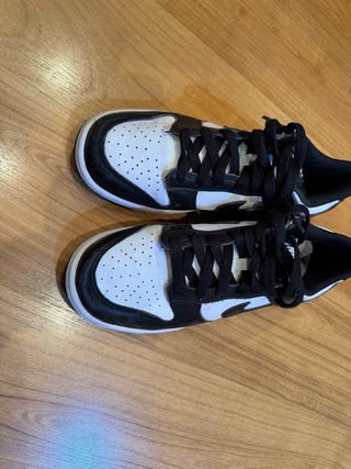 Zapatos Nike Negros y Blancos