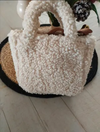 Bolso borreguito UGG beige y marrón