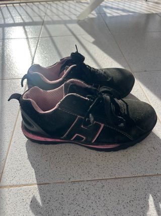 Zapatos de seguridad negros y rosas