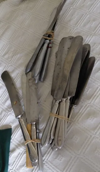 Lote Cuchillos Antiguos Metal y hierro