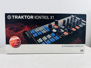 Traktor Kontrol X1 DJ Controller