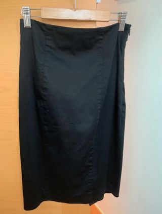 Falda negra elegante