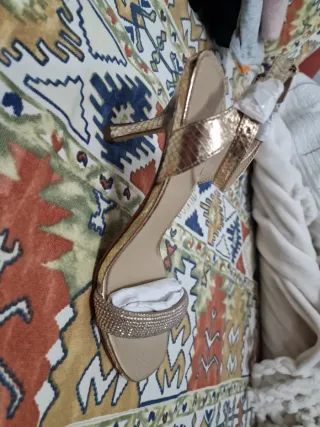 Sandalias Michael Kors Doradas Talla 39 nuevas