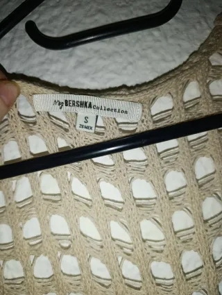 Chaleco de punto beige estilo ibicenco. Talla S.