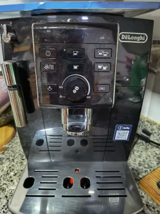 Cafetera De'Longhi Superautomática Negra