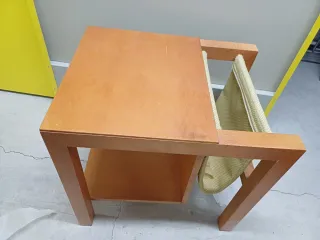 Revistero de madera y tela