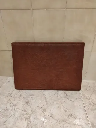 Maletín de piel marrón