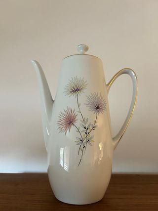 Cafetera de porcelana Porzelanit pintada a mano