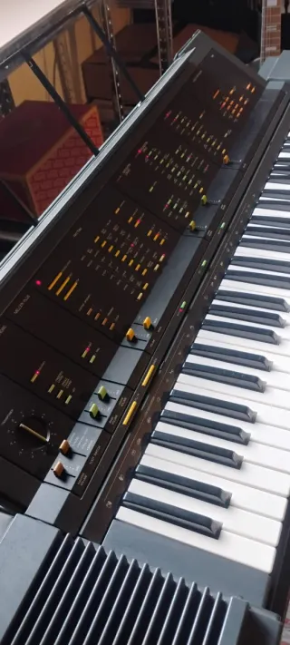 Teclado Yamaha PS6100