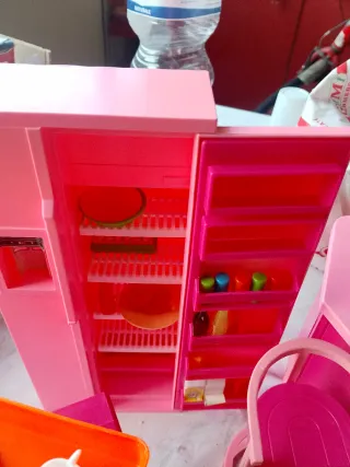 Cucina Barbie rosa con accessori