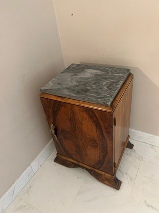 Dormitorio madera antiguo: Cabecero,comoda,mesilla