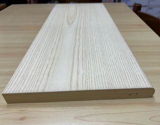 Mensola in legno chiaro