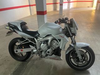 Colin y protector faro Yamaha FZ6