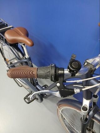 Bicicleta eléctrica urbana cuadro bajo Elops 900 E Azul