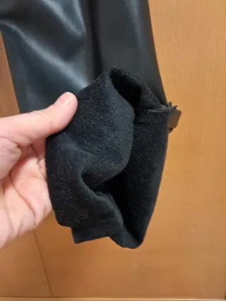 Pantaloni Souvenir in ecopelle dal taglio moderno