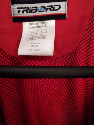 Chaqueta parka impermeable roja