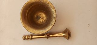 Almirez de latón antiguo. Nuevo.