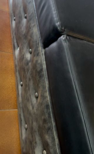 Banco largo tapizado.ideal para txoko/garaje/local