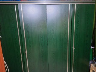 Cómoda verde años 70 con espejo